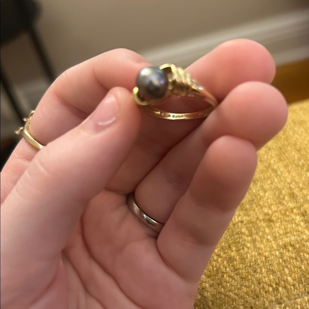 14 KT Gold and Black Pearl Ring - Picture 4 of 5